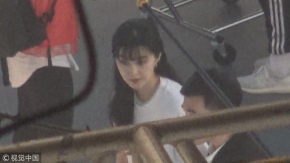 To&agrave;n cảnh b&ecirc; bối trốn thuế, bị cảnh s&aacute;t bắt giữ của Phạm Băng Băng v&agrave; quản l&yacute; cấp cao - Ảnh 13.