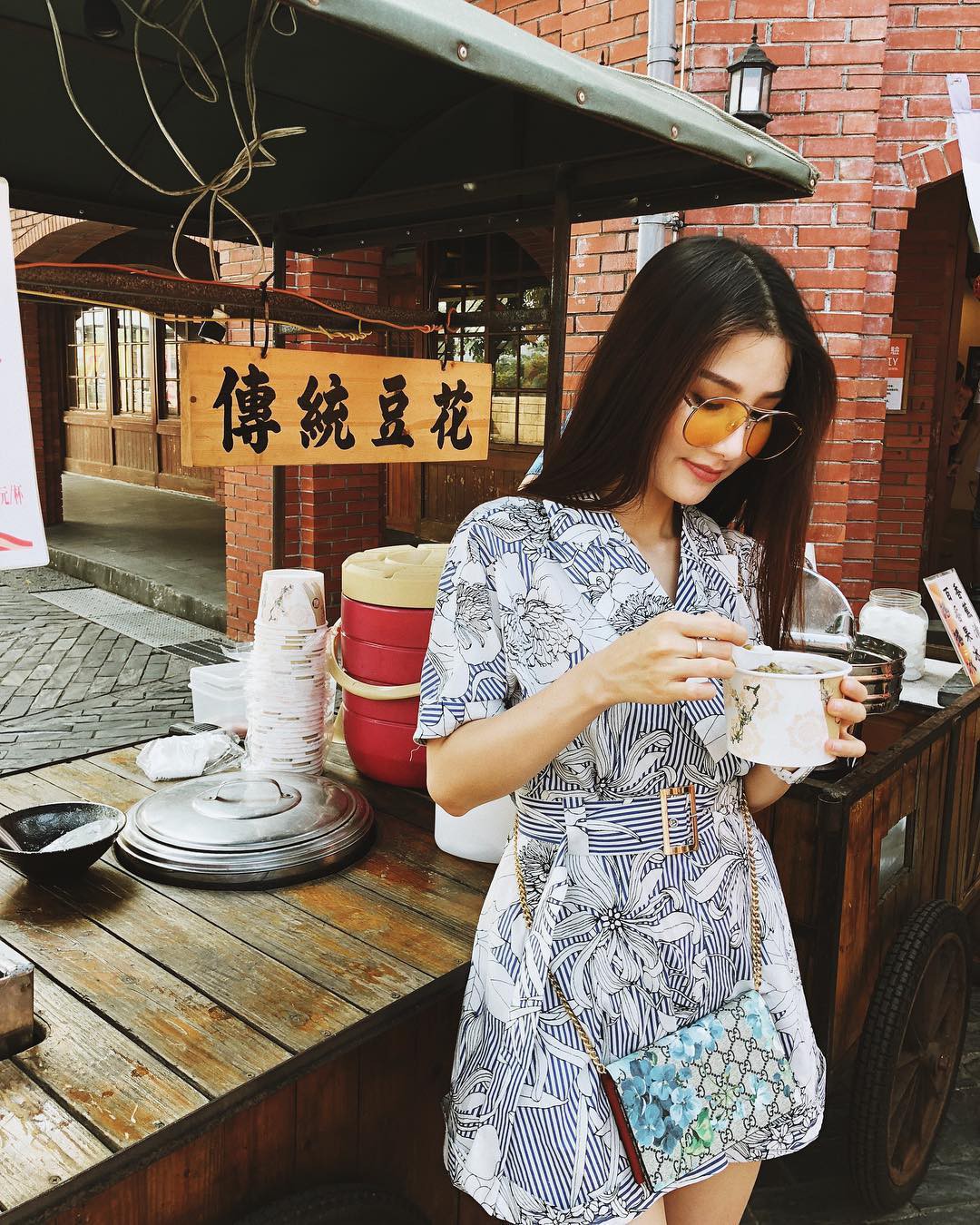 Soi nhất cử nhất động của sao Việt (11/8) - Ảnh 6.