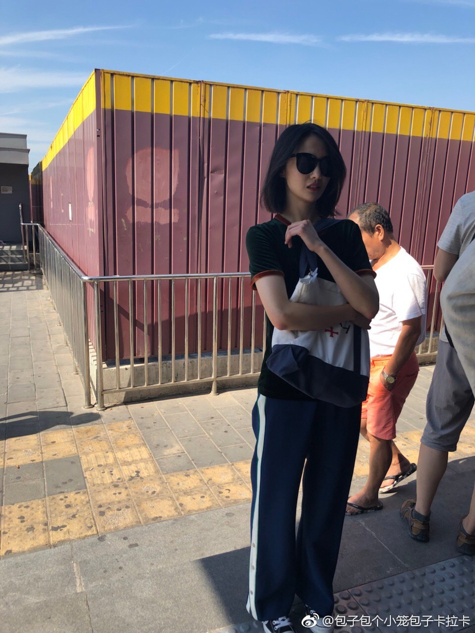 Chỉ với bức ảnh chụp vội kh&ocirc;ng cần photoshop, Trịnh Sảng khoe kh&eacute;o thần th&aacute;i l&ecirc;n hương khi tăng c&acirc;n - Ảnh 2.