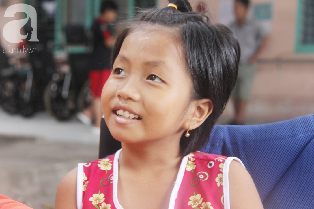 Bị xe t&ocirc;ng liệt nửa người m&agrave; kh&ocirc;ng đủ tiền điều trị, b&eacute; g&aacute;i 8 tuổi chỉ ước được quay về nh&agrave; sống c&ugrave;ng người bố tật nguyền - Ảnh 16.