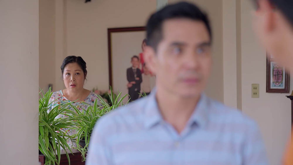 H&acirc;n Hoa hậu qua đ&ecirc;m với nh&acirc;n t&igrave;nh nhưng khi chồng thắc mắc th&igrave; mẹ ruột lại bao che N&oacute; đi tập thể dục! - Ảnh 2.