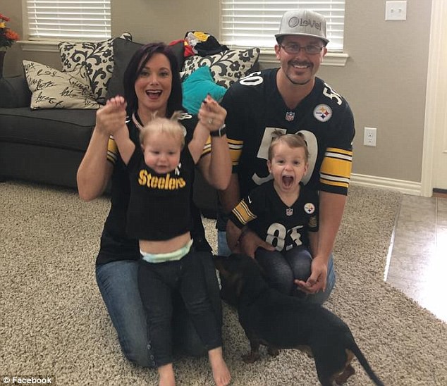 L&ecirc;n truyền h&igrave;nh kh&oacute;c l&oacute;c t&igrave;m vợ v&agrave; hai con, chỉ v&agrave;i tiếng sau người đ&agrave;n &ocirc;ng bất ngờ thừa nhận đ&atilde; ch&iacute;nh tay giết chết họ - Ảnh 1.