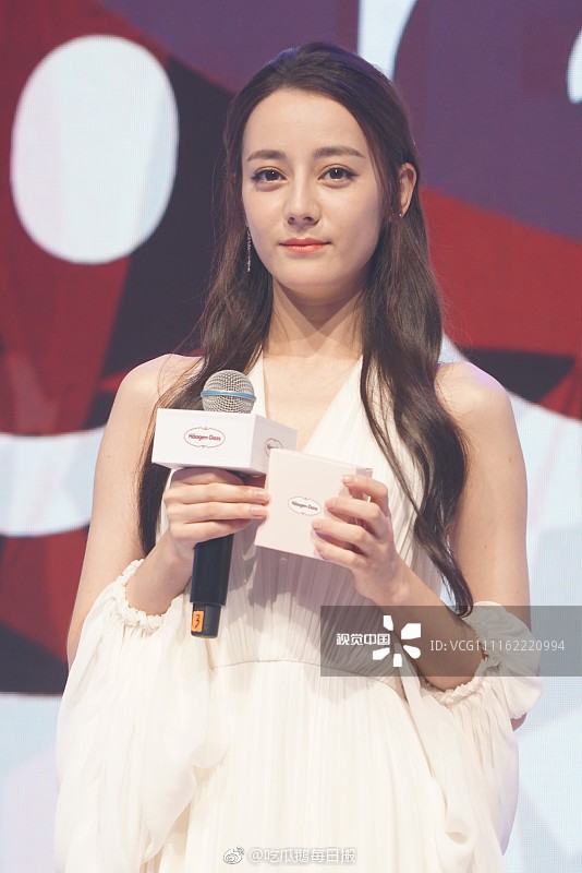 Địch Lệ Nhiệt Ba xuất hiện lung linh tại sự kiện: Vẻ đẹp ti&ecirc;n nữ gi&aacute;ng trần l&agrave; c&oacute; thật! - Ảnh 13.