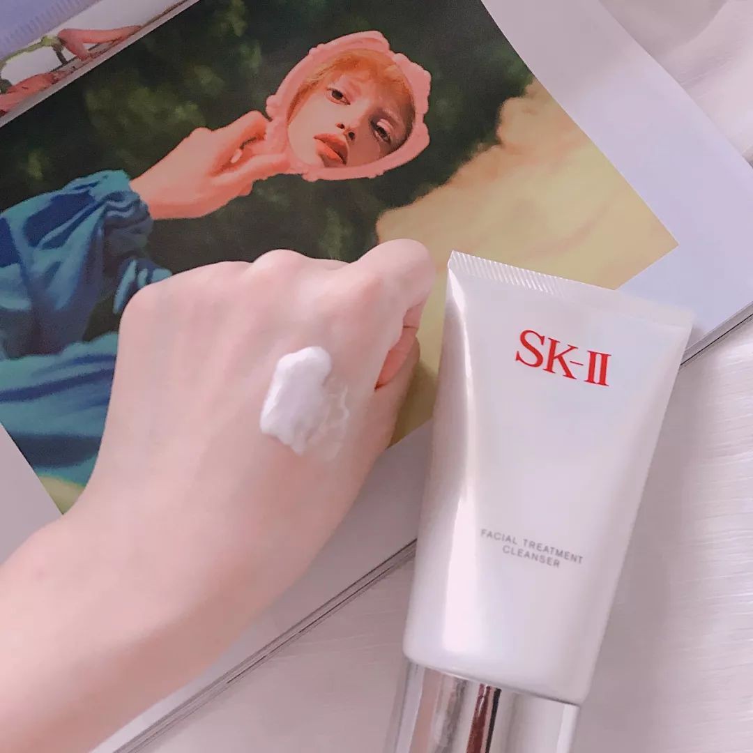 7 loại sữa rửa mặt từ bình dân đến sang xịn mà chị em đều nên thử ít nhất một lần trong đời - Ảnh 9. 7 loại sữa rửa mặt từ bình dân đến sang xịn mà chị em đều nên thử ít nhất một lần trong đời - Ảnh 9.