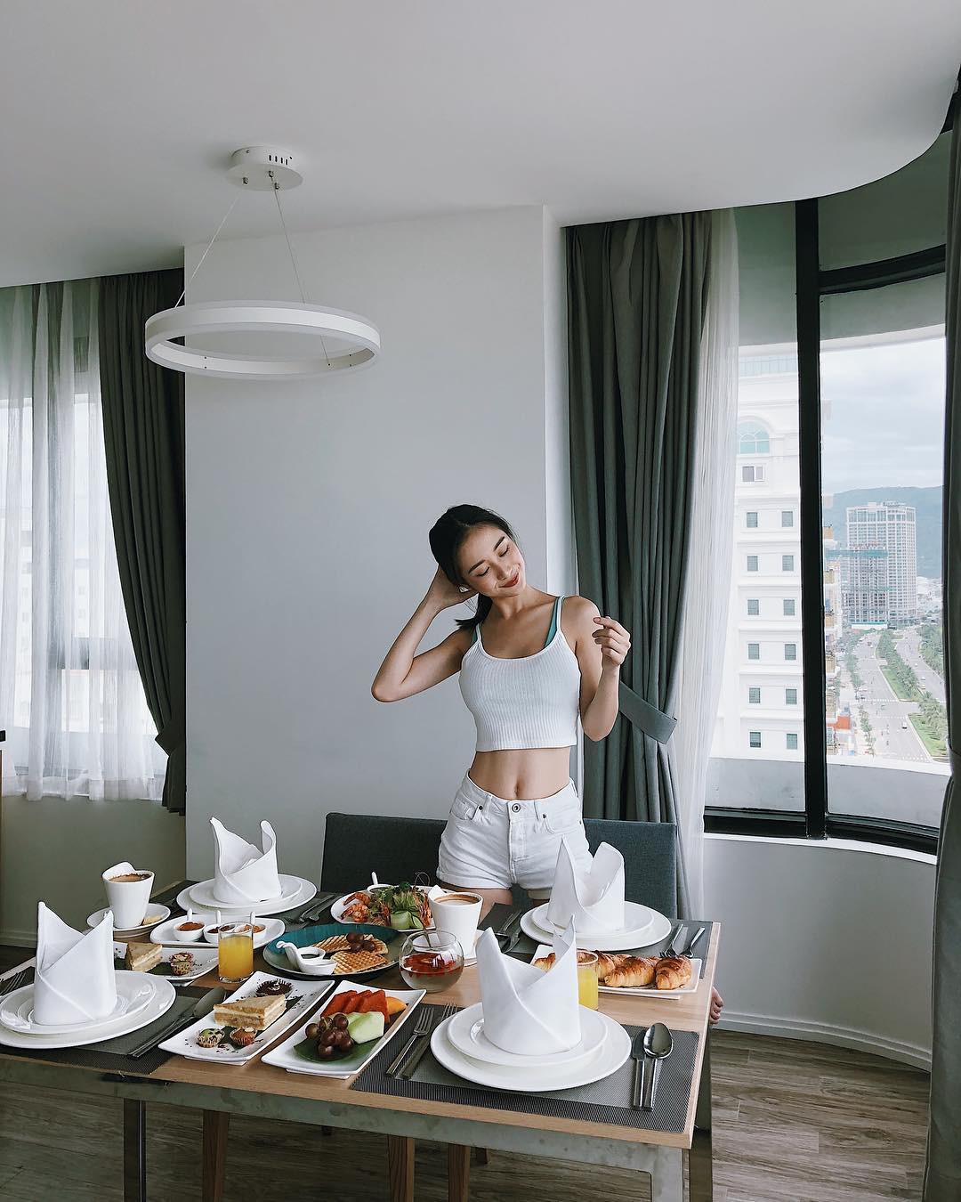 Soi nhất cử nhất động của sao Việt (19/8) - Ảnh 7. Soi nhất cử nhất động của sao Việt (19/8) - Ảnh 7.