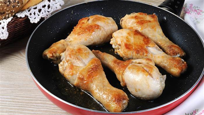chicken-in-non-stick-frying-pan-tease-today-1610204c77fa45cbcd86d5ec0f3d4f3c21117atoday-inline-large-15331892461021508449021.jpg