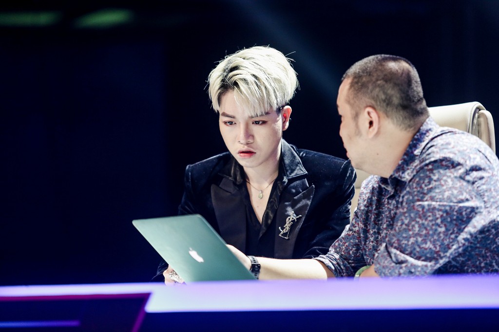 Được Hương Tr&agrave;m b&ecirc;nh vực trước antifan, Đức Ph&uacute;c vẫn đ&ograve;i loại đ&agrave;n chị khỏi ghế n&oacute;ng - Ảnh 4.