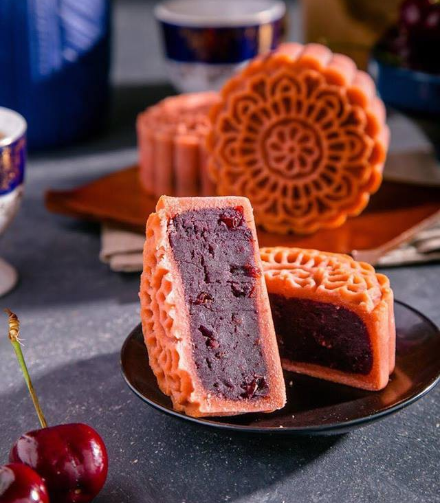 C&ograve;n cả th&aacute;ng nữa mới đến Tết trăng tr&ograve;n, c&aacute;c mẹ đ&atilde; thi nhau khoe b&aacute;nh trung thu tự l&agrave;m đẹp m&ecirc; ly, thơm lừng cả Facebook  - Ảnh 4.