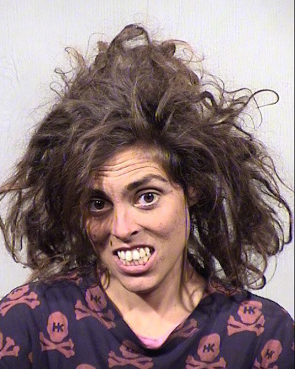 Ch&ugrave;m ảnh: Chết cười với loạt ảnh khoảnh khắc kh&oacute; đỡ nhất của c&aacute;c tội phạm khi vừa bị bắt - Ảnh 2.