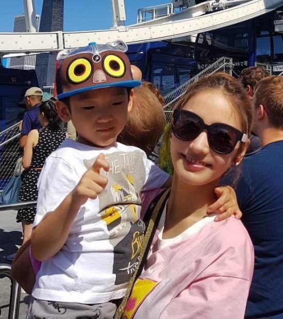 Sao H&agrave;n b&ecirc;n bạn đời thường d&acirc;n vẫn thừa vi&ecirc;n m&atilde;n: Được cung phụng như b&agrave; ho&agrave;ng, tặng nhẫn tiền tỷ, đi đến đ&acirc;u cũng khoe vợ t&agrave;i giỏi - Ảnh 8.