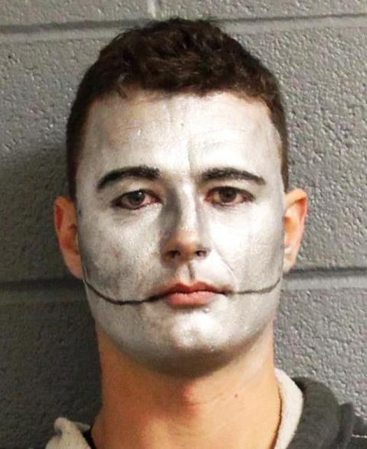 Ch&ugrave;m ảnh: Chết cười với loạt ảnh khoảnh khắc kh&oacute; đỡ nhất của c&aacute;c tội phạm khi vừa bị bắt - Ảnh 25.