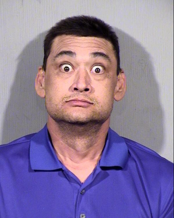 Ch&ugrave;m ảnh: Chết cười với loạt ảnh khoảnh khắc kh&oacute; đỡ nhất của c&aacute;c tội phạm khi vừa bị bắt - Ảnh 8.