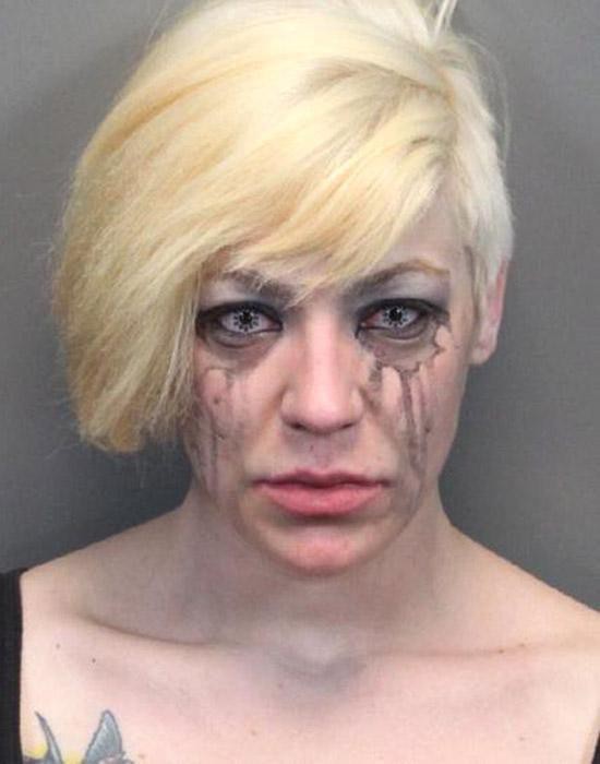 Ch&ugrave;m ảnh: Chết cười với loạt ảnh khoảnh khắc kh&oacute; đỡ nhất của c&aacute;c tội phạm khi vừa bị bắt - Ảnh 9.