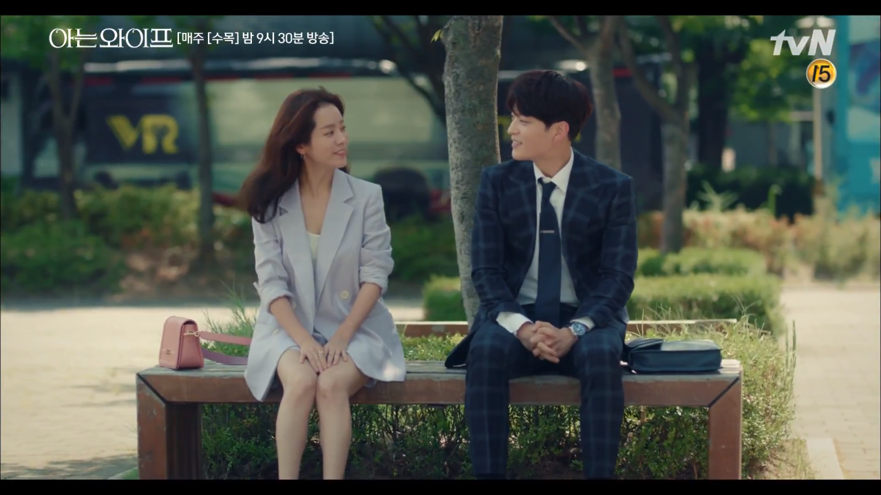 Không cần nổi rầm rộ, Người vợ thân quen của Ji Sung - Han Ji Min vẫn đốn tim khán giả vì những điều này - Ảnh 11. Không cần nổi rầm rộ, Người vợ thân quen của Ji Sung - Han Ji Min vẫn đốn tim khán giả vì những điều này - Ảnh 11.