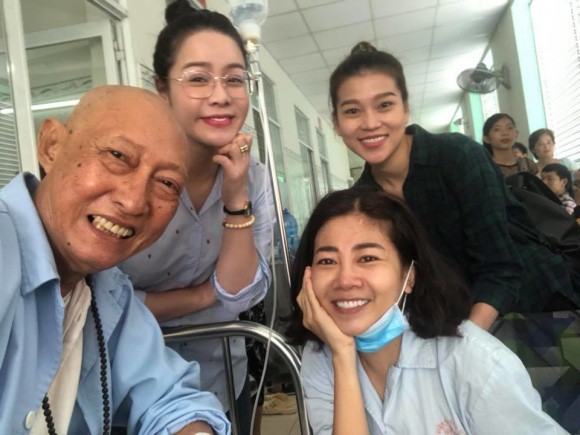 Hình ảnh đẹp nhất hôm nay: Mai Phương vui vẻ chụp ảnh cùng diễn viên Lê Bình, lạc quan đối diện bệnh ung thư - Ảnh 2.