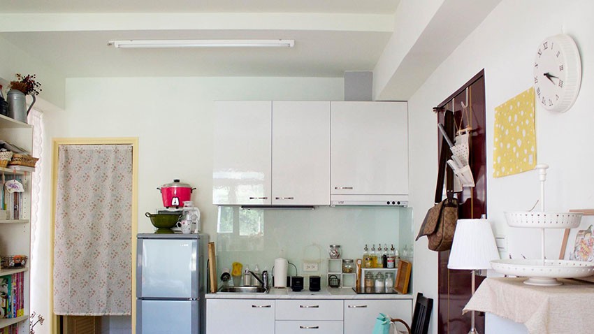 Bất ngờ với cách sắp xếp nội thất gọn gàng, thông minh trong căn hộ đi thuê của cô gái trẻ - Ảnh 10. Bất ngờ với cách sắp xếp nội thất gọn gàng, thông minh trong căn hộ đi thuê của cô gái trẻ - Ảnh 10.