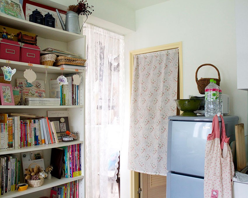 Bất ngờ với cách sắp xếp nội thất gọn gàng, thông minh trong căn hộ đi thuê của cô gái trẻ - Ảnh 12. Bất ngờ với cách sắp xếp nội thất gọn gàng, thông minh trong căn hộ đi thuê của cô gái trẻ - Ảnh 12.