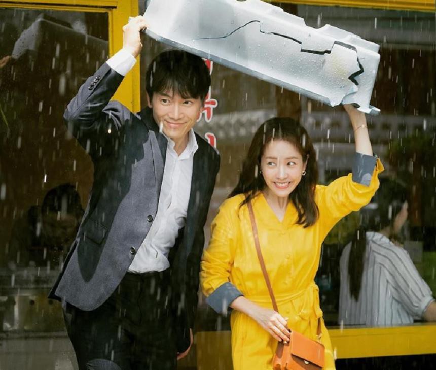 Không cần nổi rầm rộ, Người vợ thân quen của Ji Sung - Han Ji Min vẫn đốn tim khán giả vì những điều này - Ảnh 10. Không cần nổi rầm rộ, Người vợ thân quen của Ji Sung - Han Ji Min vẫn đốn tim khán giả vì những điều này - Ảnh 10.