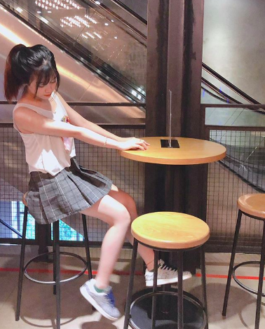 Bạn g&aacute;i xinh xắn, y&ecirc;u 3 năm của Văn To&agrave;n ho&aacute; ra từng l&agrave; fangirl ki&ecirc;n tr&igrave; bay h&agrave;ng ngh&igrave;n km để cổ vũ anh ch&agrave;ng đ&aacute; b&oacute;ng - Ảnh 11.