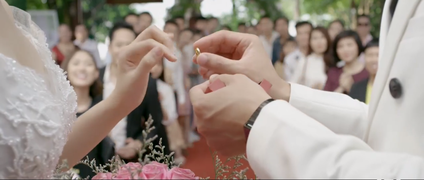 Yêu thì ghét thôi: Du đang trao nhẫn cưới thì Kim rút tay về, chẳng lẽ đây là điềm báo tan vỡ? - Ảnh 2. Yêu thì ghét thôi: Du đang trao nhẫn cưới thì Kim rút tay về, chẳng lẽ đây là điềm báo tan vỡ? - Ảnh 2.