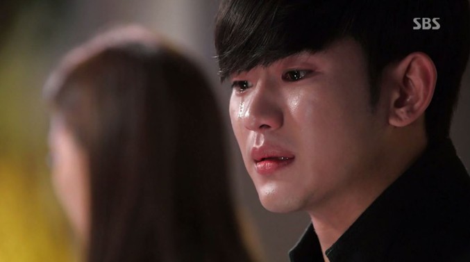 Nhắm mắt ký hợp đồng hôn nhân với chồng đại gia, vợ trẻ nhận về cuộc sống bế tắc tột cùng - Ảnh 3. Nhắm mắt ký hợp đồng hôn nhân với chồng đại gia, vợ trẻ nhận về cuộc sống bế tắc tột cùng - Ảnh 3.