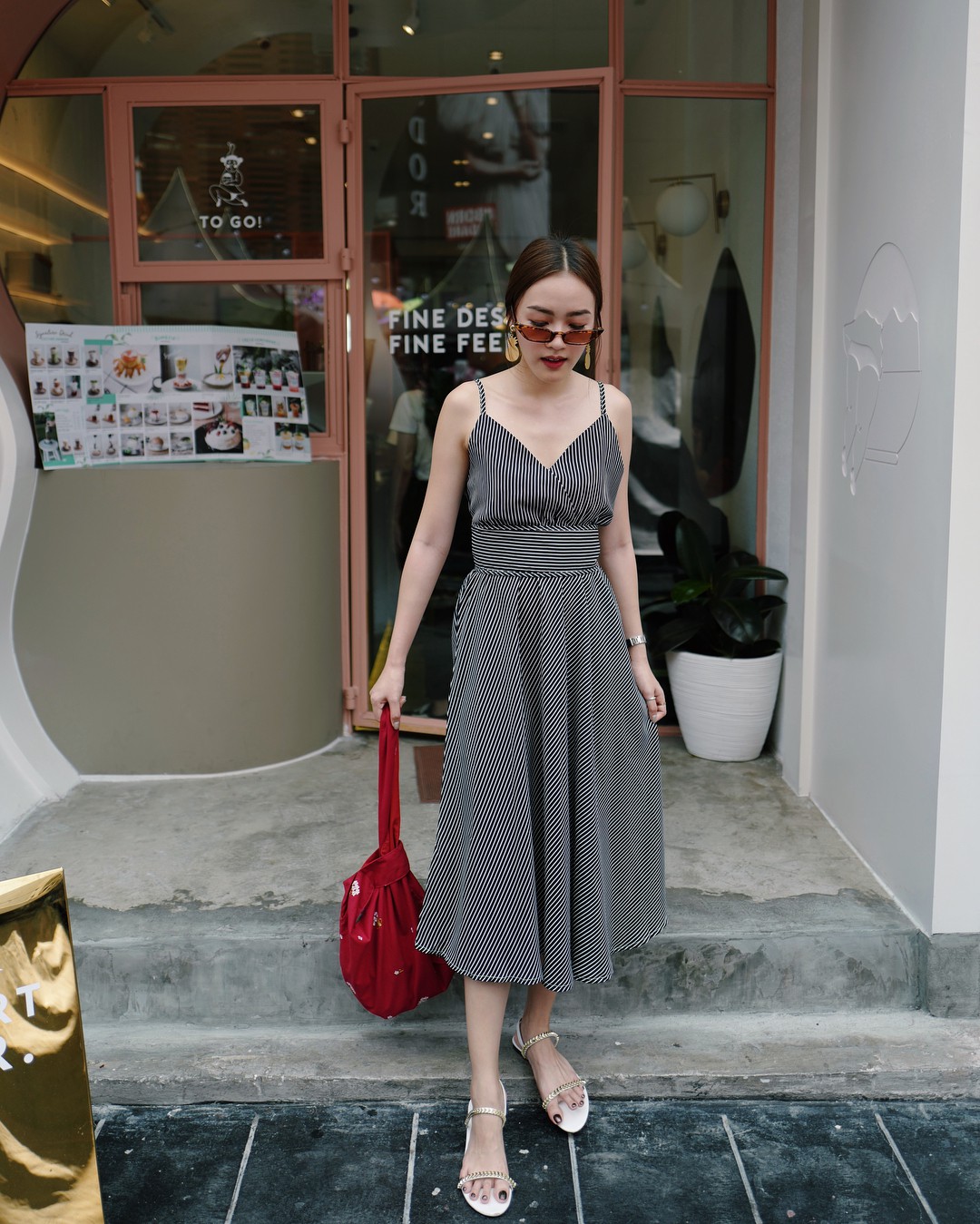 Kỳ nghỉ lễ sắp tới nhất định phải mặc thật đẹp và 15 set đồ này sẽ là nguồn cảm hứng hoàn hảo cho các nàng - Ảnh 7. Kỳ nghỉ lễ sắp tới nhất định phải mặc thật đẹp và 15 set đồ này sẽ là nguồn cảm hứng hoàn hảo cho các nàng - Ảnh 7.