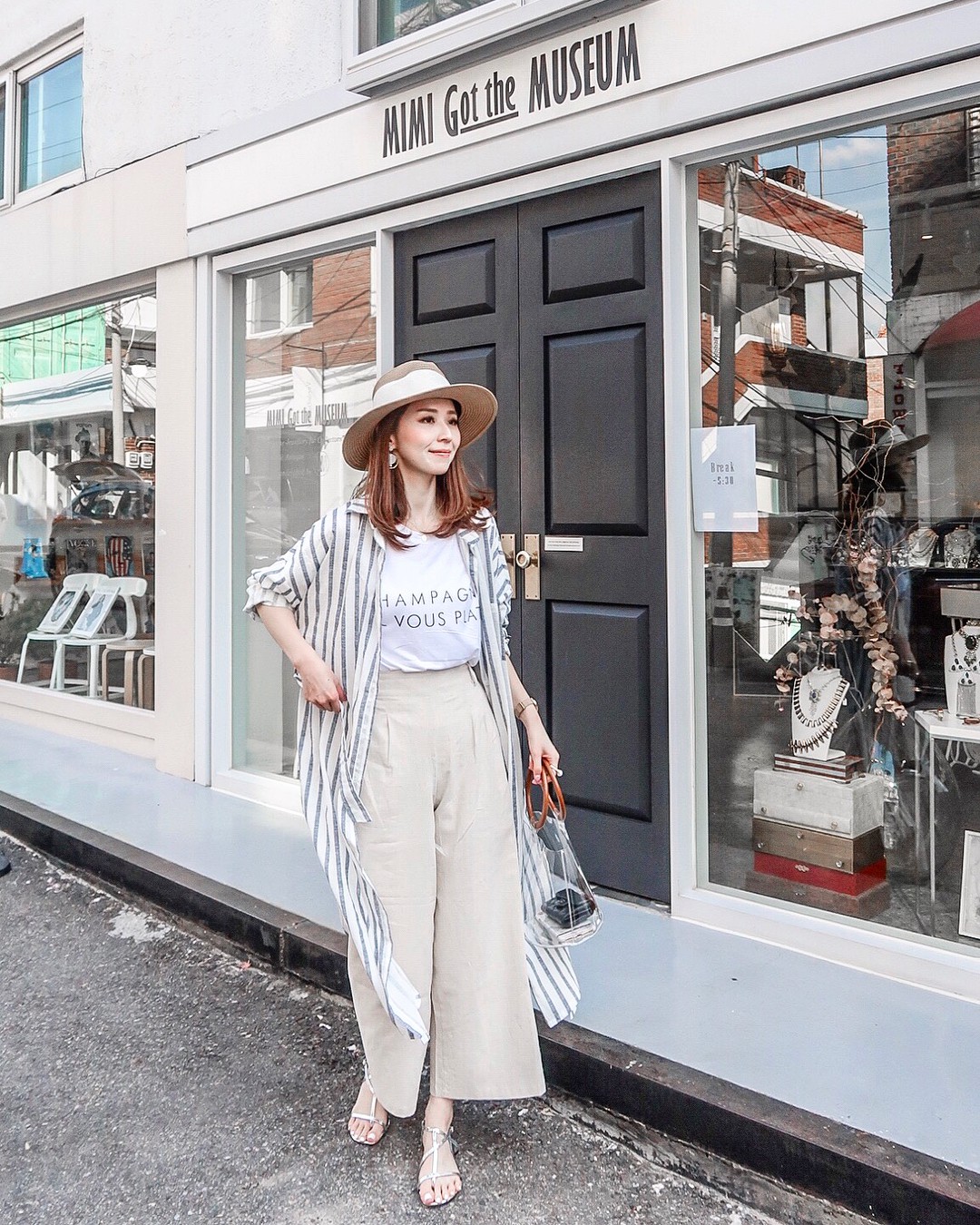 Kỳ nghỉ lễ sắp tới nhất định phải mặc thật đẹp và 15 set đồ này sẽ là nguồn cảm hứng hoàn hảo cho các nàng - Ảnh 14. Kỳ nghỉ lễ sắp tới nhất định phải mặc thật đẹp và 15 set đồ này sẽ là nguồn cảm hứng hoàn hảo cho các nàng - Ảnh 14.