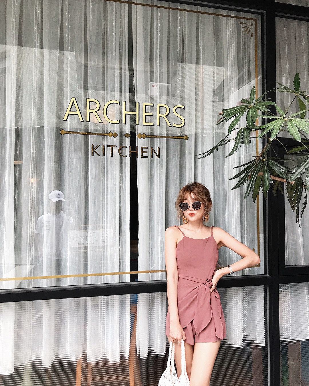 Kỳ nghỉ lễ sắp tới nhất định phải mặc thật đẹp và 15 set đồ này sẽ là nguồn cảm hứng hoàn hảo cho các nàng - Ảnh 13. Kỳ nghỉ lễ sắp tới nhất định phải mặc thật đẹp và 15 set đồ này sẽ là nguồn cảm hứng hoàn hảo cho các nàng - Ảnh 13.