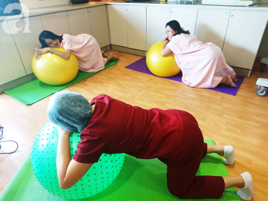 Tập nâng tạ suốt thai kỳ, mẹ Việt bị chỉ trích không ngớt nhưng vừa sinh xong ai cũng ngỡ ngàng - Ảnh 10. Tập nâng tạ suốt thai kỳ, mẹ Việt bị chỉ trích không ngớt nhưng vừa sinh xong ai cũng ngỡ ngàng - Ảnh 10.