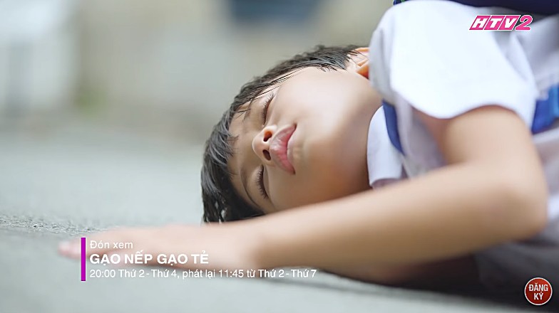 Gạo nếp gạo tẻ: Con trai Lê Phương đi cấp cứu trong khi ba mải đi theo nhân tình không chịu về gặp con - Ảnh 2. Gạo nếp gạo tẻ: Con trai Lê Phương đi cấp cứu trong khi ba mải đi theo nhân tình không chịu về gặp con - Ảnh 2.