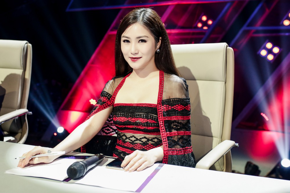Hương Tràm gây sốc khi hát Từ hôm nay của Chi Pu để thị phạm ở The Debut - Ảnh 3. Hương Tràm gây sốc khi hát Từ hôm nay của Chi Pu để thị phạm ở The Debut - Ảnh 3.