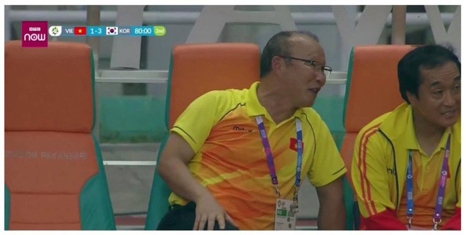Vì sao HLV Park Hang Seo tươi cười khi Olympic Việt Nam bại trận trước Hàn Quốc? - Ảnh 1. Vì sao HLV Park Hang Seo tươi cười khi Olympic Việt Nam bại trận trước Hàn Quốc? - Ảnh 1.