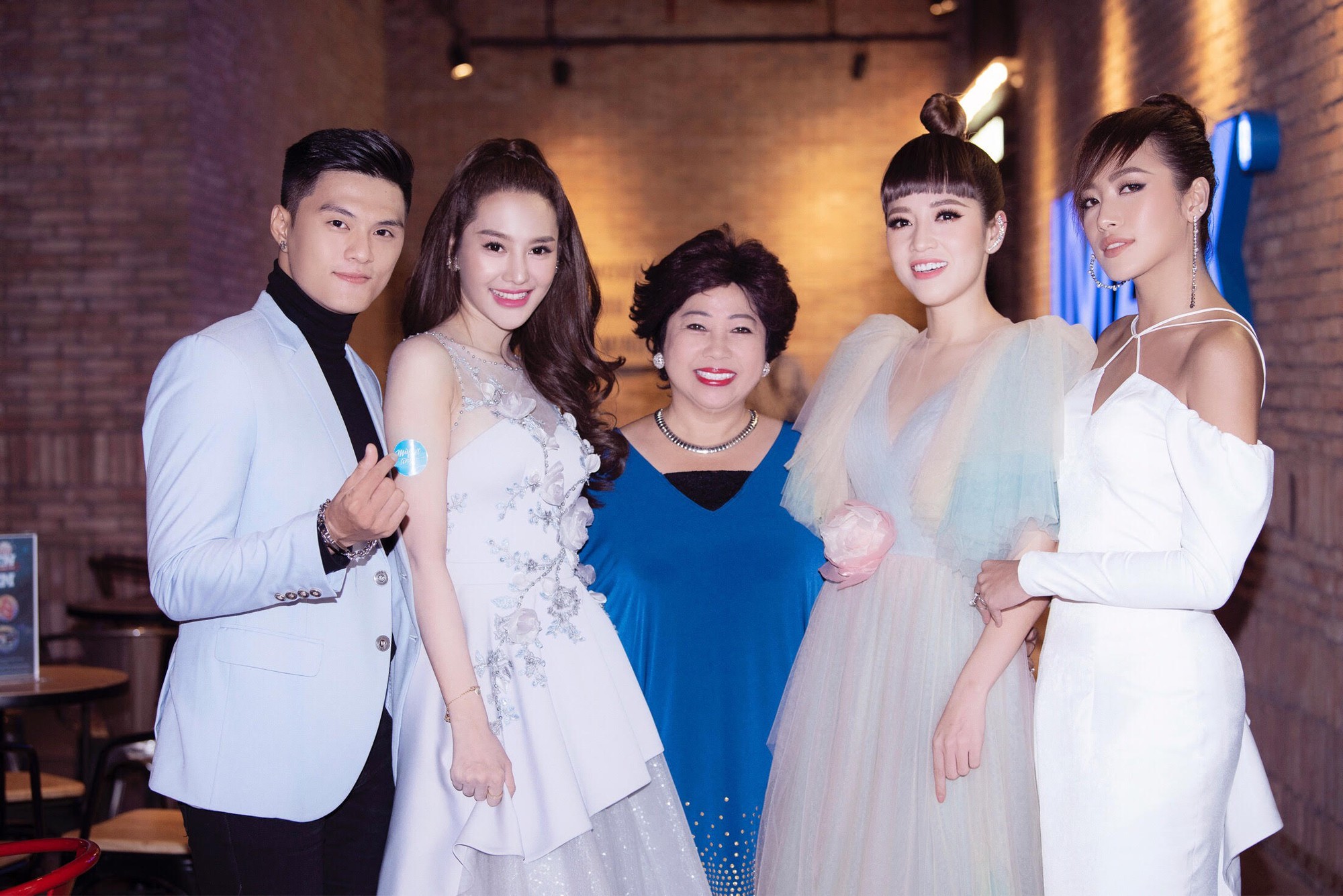 Lâm Vinh Hải: Đời tư của tôi chẳng có gì để nói nữa, Linh Chi kể hết rồi - Ảnh 7. Lâm Vinh Hải: Đời tư của tôi chẳng có gì để nói nữa, Linh Chi kể hết rồi - Ảnh 7.