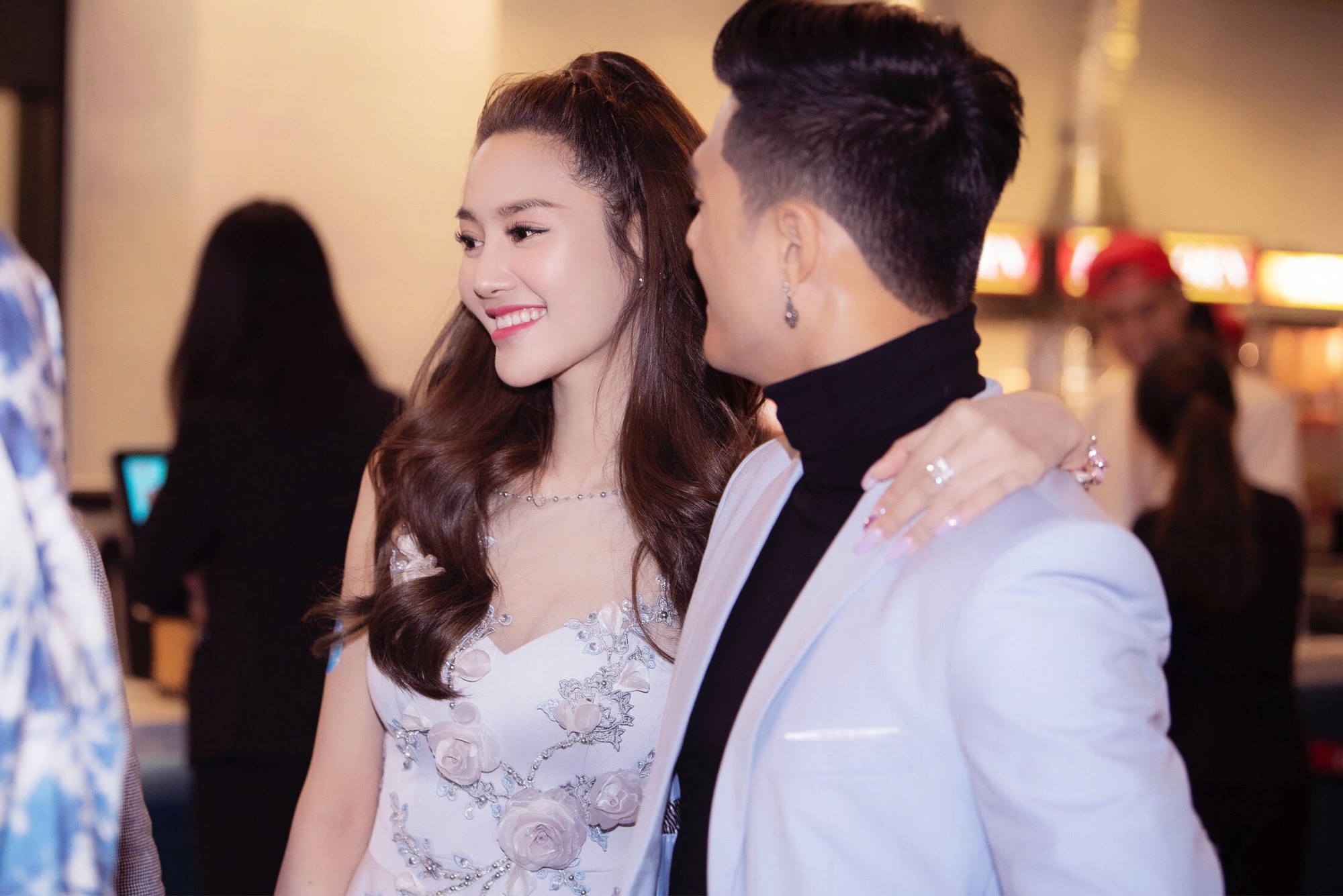 Lâm Vinh Hải: Đời tư của tôi chẳng có gì để nói nữa, Linh Chi kể hết rồi - Ảnh 5. Lâm Vinh Hải: Đời tư của tôi chẳng có gì để nói nữa, Linh Chi kể hết rồi - Ảnh 5.