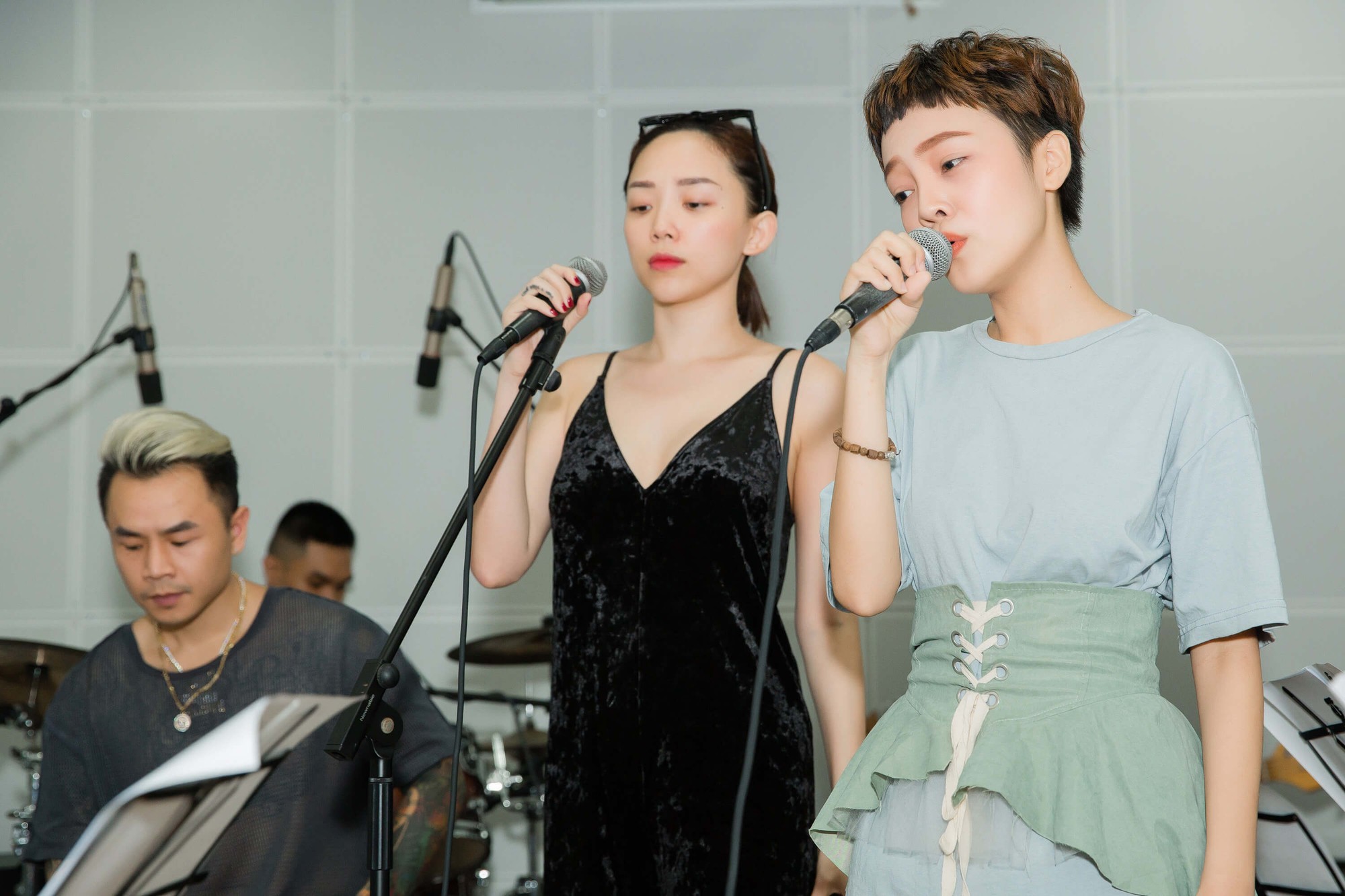 Tóc Tiên chơi lớn, làm mới hit Có ai thương em như anh cho thí sinh thi Chung kết The Voice - Ảnh 7. Tóc Tiên chơi lớn, làm mới hit Có ai thương em như anh cho thí sinh thi Chung kết The Voice - Ảnh 7.