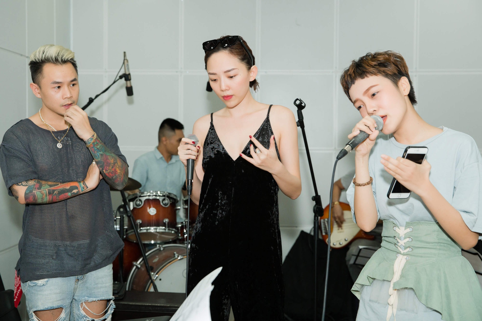 Tóc Tiên chơi lớn, làm mới hit Có ai thương em như anh cho thí sinh thi Chung kết The Voice - Ảnh 6. Tóc Tiên chơi lớn, làm mới hit Có ai thương em như anh cho thí sinh thi Chung kết The Voice - Ảnh 6.