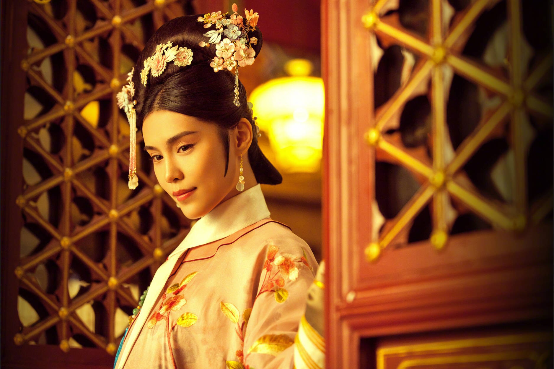 Đáng thương như cô gái này: Vừa giao chiến hậu cung đã chết sớm, lại còn bị chê bai vì gương mặt giống đàn ông - Ảnh 8. Đáng thương như cô gái này: Vừa giao chiến hậu cung đã chết sớm, lại còn bị chê bai vì gương mặt giống đàn ông - Ảnh 8.