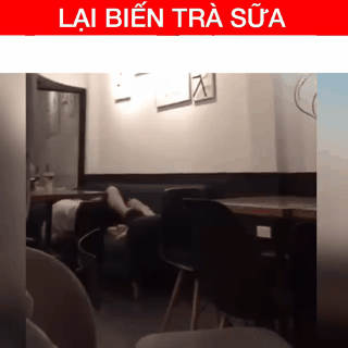 Lại thêm một đôi nam thanh nữ tú mây mưa công khai trong quán trà sữa khiến dân mạng sốc nặng - Ảnh 1. Lại thêm một đôi nam thanh nữ tú mây mưa công khai trong quán trà sữa khiến dân mạng sốc nặng - Ảnh 1.