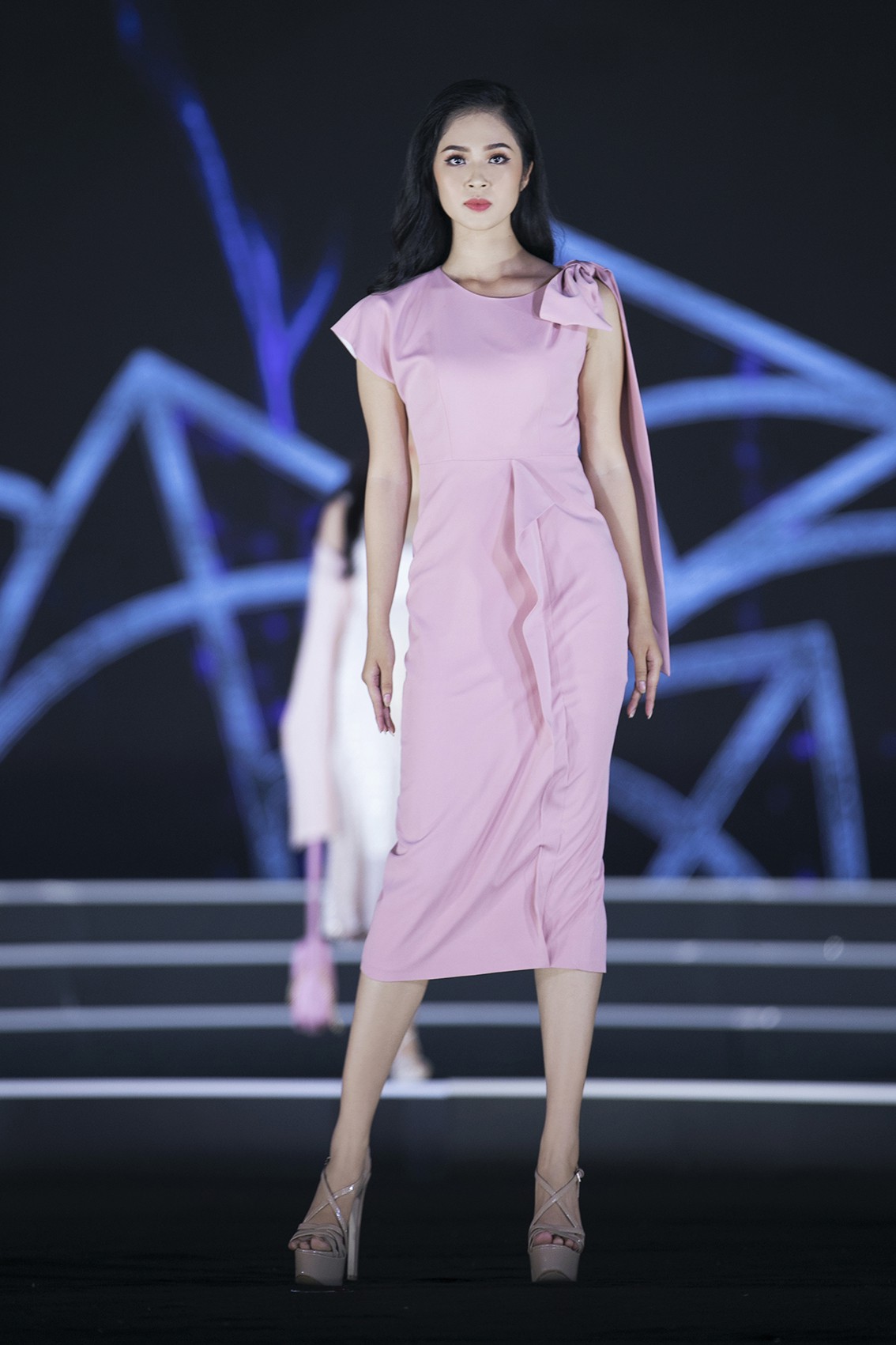 Minh Tiệp bị phản đối khi bình luận thí sinh Hoa Hậu Việt Nam diện váy như vợ mình khi... mang bầu - Ảnh 23. Minh Tiệp bị phản đối khi bình luận thí sinh Hoa Hậu Việt Nam diện váy như vợ mình khi... mang bầu - Ảnh 23.