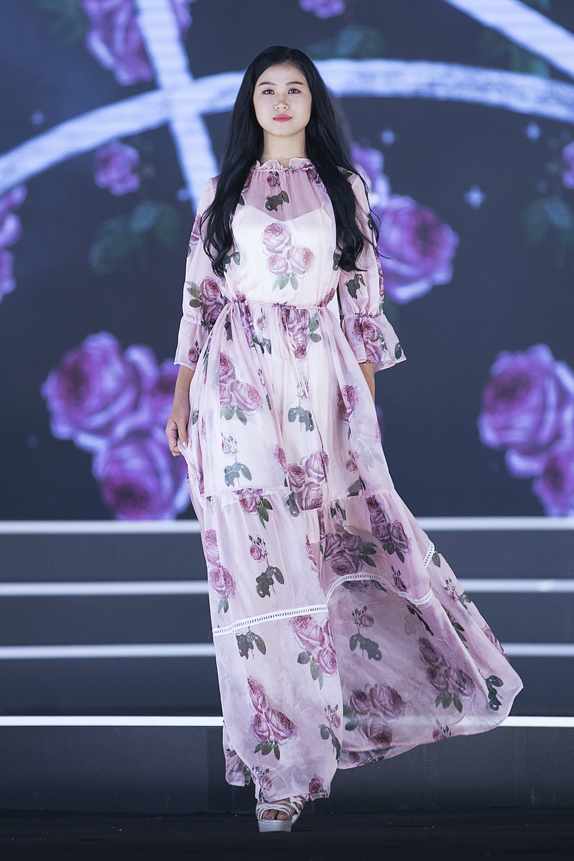 Minh Tiệp bị phản đối khi bình luận thí sinh Hoa Hậu Việt Nam diện váy như vợ mình khi... mang bầu - Ảnh 11. Minh Tiệp bị phản đối khi bình luận thí sinh Hoa Hậu Việt Nam diện váy như vợ mình khi... mang bầu - Ảnh 11.