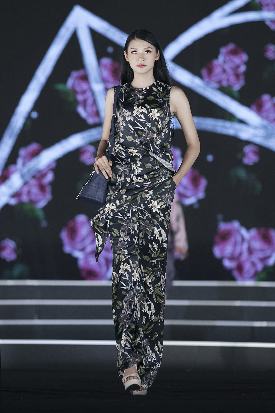 Minh Tiệp bị phản đối khi bình luận thí sinh Hoa Hậu Việt Nam diện váy như vợ mình khi... mang bầu - Ảnh 21. Minh Tiệp bị phản đối khi bình luận thí sinh Hoa Hậu Việt Nam diện váy như vợ mình khi... mang bầu - Ảnh 21.