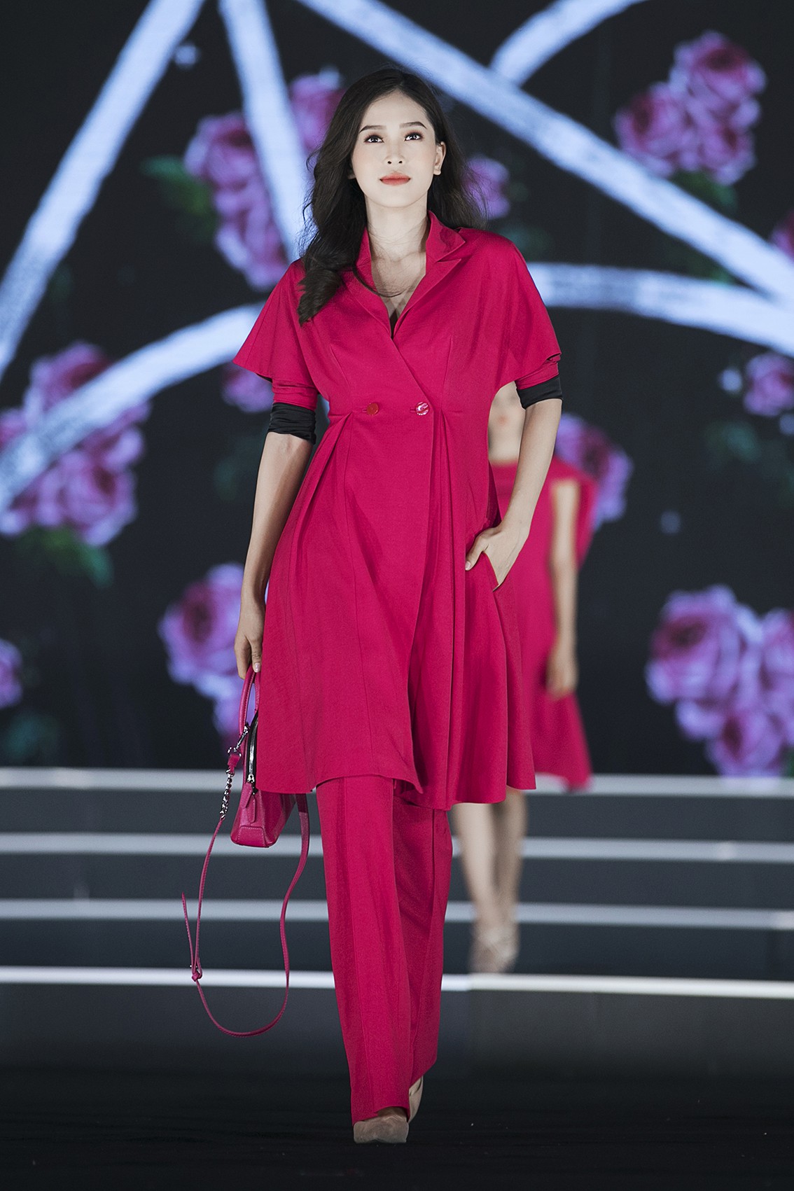 Minh Tiệp bị phản đối khi bình luận thí sinh Hoa Hậu Việt Nam diện váy như vợ mình khi... mang bầu - Ảnh 19. Minh Tiệp bị phản đối khi bình luận thí sinh Hoa Hậu Việt Nam diện váy như vợ mình khi... mang bầu - Ảnh 19.