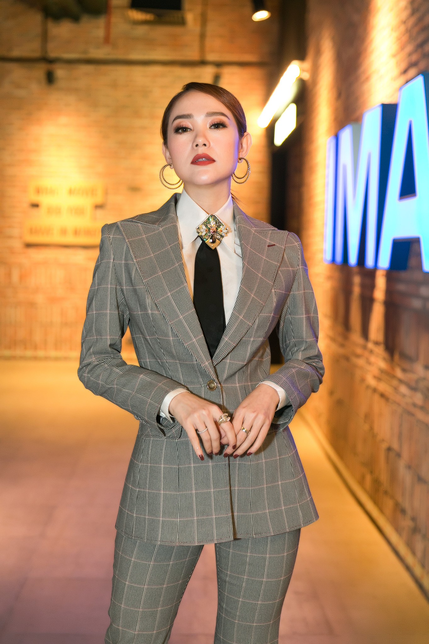 Minh Hằng, Thanh Hằng cùng diện suit cá tính nhưng quả là có chiều cao là có tất cả! - Ảnh 3. Minh Hằng, Thanh Hằng cùng diện suit cá tính nhưng quả là có chiều cao là có tất cả! - Ảnh 3.