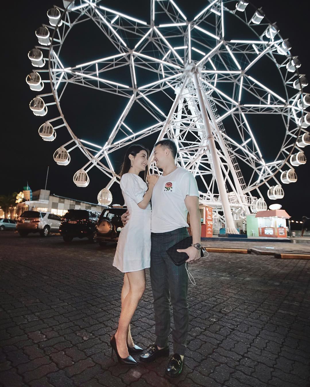 Soi nhất cử nhất động của sao Việt (5/8) - Ảnh 5.