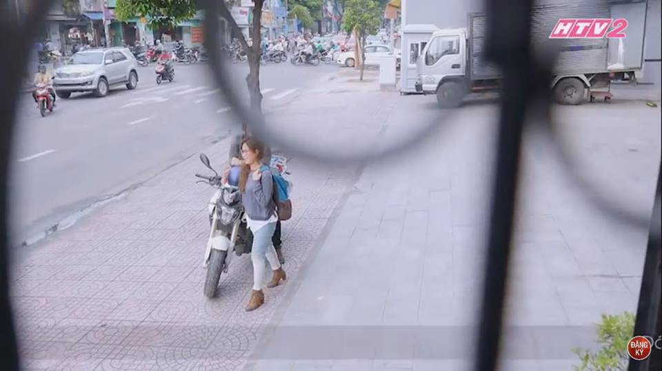 Diễn vi&ecirc;n Gạo Nếp Gạo Tẻ tiết kiệm nhất quả đất: Gi&agrave;u như H&acirc;n cũng chỉ diện đi diện lại một đ&ocirc;i khuy&ecirc;n tai - Ảnh 12.