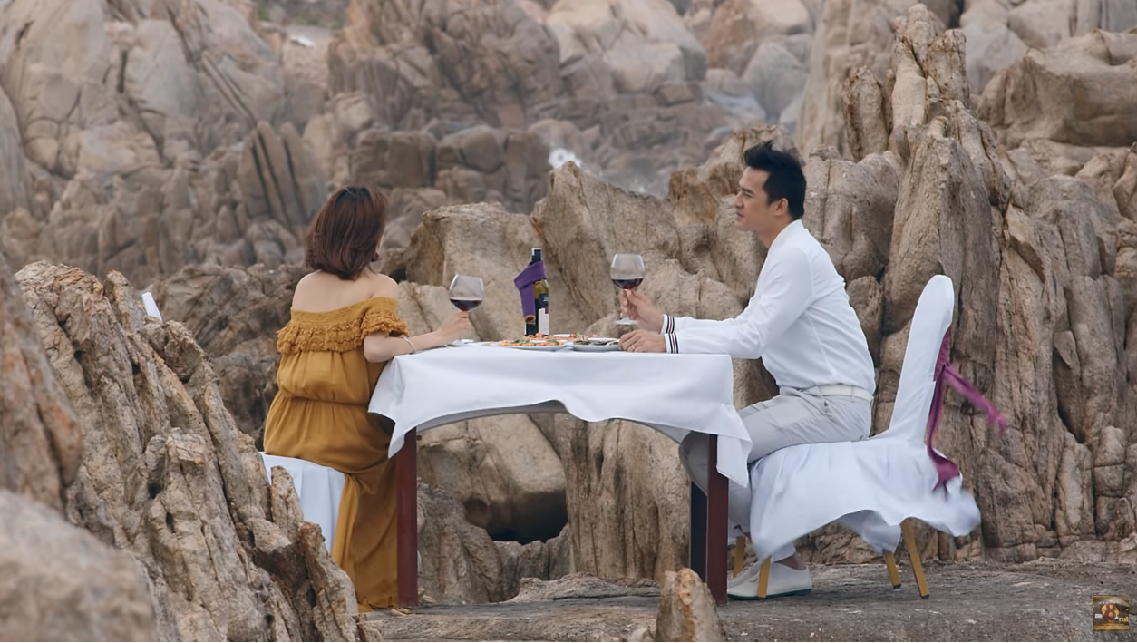 D&acirc;n mạng n&aacute;o loạn khi Mr. Cần Tr&ocirc; trở lại: Bị bạn g&aacute;i đ&aacute;, cho ăn t&aacute;t ngay trước mặt Bảo Thanh - Ảnh 12.