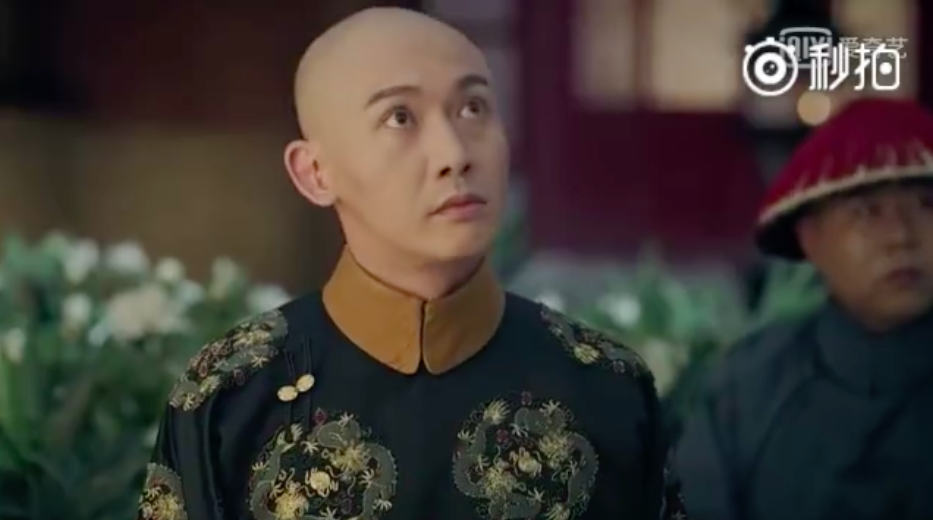 Fan Ho&agrave;ng hậu Tần Lam nhất định kh&ocirc;ng được xem: Ho&agrave;ng đế đặt Anh Lạc ngồi tr&ecirc;n đ&ugrave;i sau đ&oacute; &ocirc;m h&ocirc;n  - Ảnh 3.