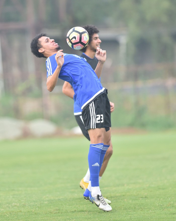 Olympic UAE tập kỹ penalty, tự tin giành tấm HCĐ tại ASIAD - Ảnh 8. Olympic UAE tập kỹ penalty, tự tin giành tấm HCĐ tại ASIAD - Ảnh 8.