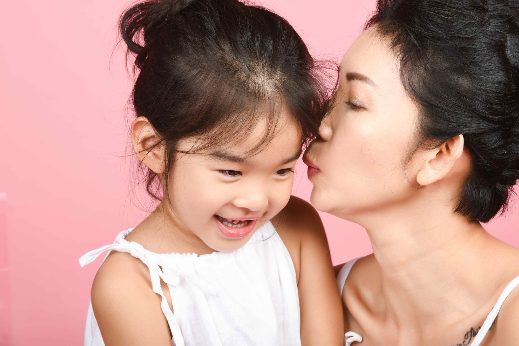 Làm mẹ đơn thân ở tuổi 40, Xuân Lan khoe hạnh phúc bên con gái cưng - Ảnh 5. Làm mẹ đơn thân ở tuổi 40, Xuân Lan khoe hạnh phúc bên con gái cưng - Ảnh 5.