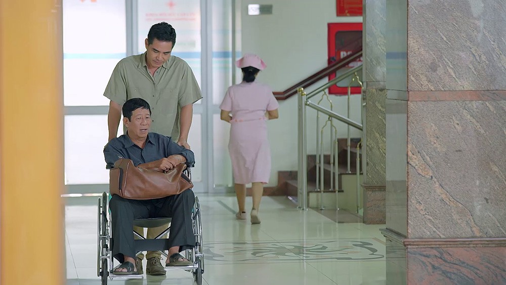 Phân đoạn cuối cùng của cố diễn viên Nguyễn Hậu đã lên sóng Gạo nếp gạo tẻ tối qua: Cảnh quay dở dang như một điềm báo! - Ảnh 1. Phân đoạn cuối cùng của cố diễn viên Nguyễn Hậu đã lên sóng Gạo nếp gạo tẻ tối qua: Cảnh quay dở dang như một điềm báo! - Ảnh 1.